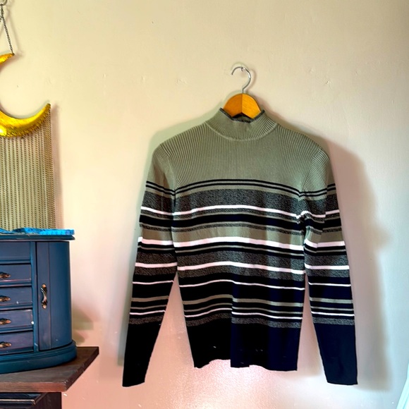 Karen Scott Sweaters - 🫒🖤🐼Striped Sweater - Black, green, White